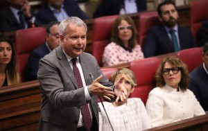 El PSOE acusa a Clavijo de poner patas arriba el sector turstico de Canarias