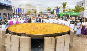 5.000 personas disfrutan de la Gran Paella de El Tablero