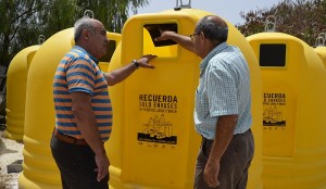 Maspalomas coloca nuevos  contenedores para el reciclaje 