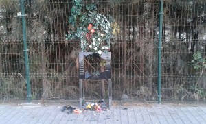 El Pajar condena el vandalismo que ha roto la placa de recuerdo al Chera