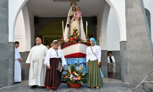 Arguinegun rene a ms de 8.000 personas en la romera-ofrenda a la Virgen del Carmen 