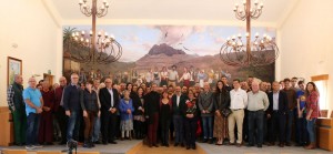 Un mural que representa la gente, el paisaje y las tradiciones de Santa Luca preside las Casas Consistoriales 