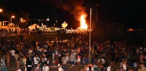 Mogn celebra la noche de San Juan al ritmo de Los Salvapantallas