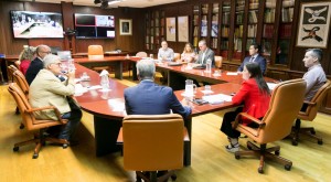 Yaiza Castilla rene a los representantes tursticos de los siete cabildos para debatir los retos del sector 