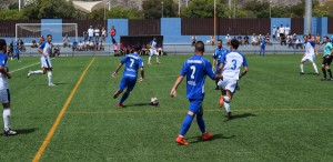 El San Fernando saca un empate frente al Vera en Tenerife