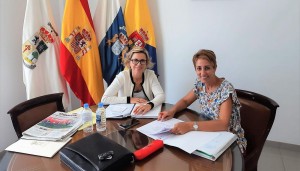 Onalia Bueno y Concepcin Narvez mantienen un encuentro en Maspalomas