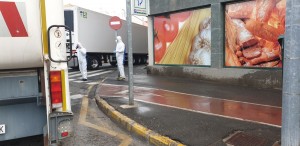 Santa Luca  emplea 185.000 litros de agua con hipoclorito al da para desinfectar las calles y el mobiliario urbano