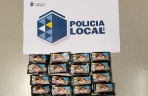 La Polica Local de Mogn detiene a cuatro personas en posesin  de 1 kilo de hachs 