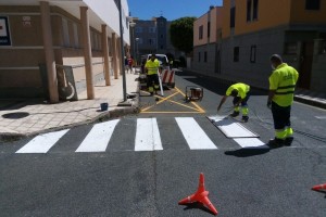 Agimes mejora la sealizacin de las vas urbanas en diferentes ncleos del municipio