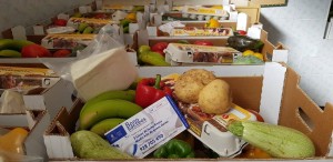 Maspalomas entrega cestas de frutas y verduras al alumnado de los comedores con cuota cero