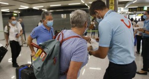 S se puede, exige hacer los test de coronavirus a los turistas en el origen