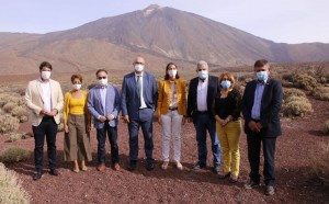 La ministra Reyes Maroto anuncia un plan especfico para los municipios tursticos canarios 