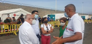 Antonio Morales y Onalia Bueno piden que el Estado facilite el traslado de los migrantes al continente 