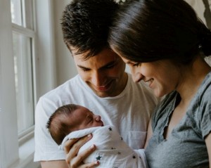 Los millennials integran la tecnologa en el cuidado de sus hijos