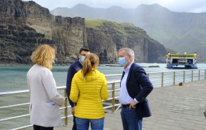 El Estado y el Gobierno de Canarias activan un comit tcnico para el rescate del barco encallado en Agaete