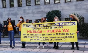 Un 90% de trabajadores temporales del Gobierno de Canarias secundan la primera jornada de huelga indefinida 
