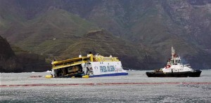 Fred Olsen contina las maniobras para reflotar el Bentago Express 