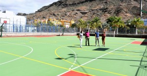 El Ayuntamiento invierte 32.000 euros en la rehabilitacin de la cancha polideportiva de Playa de Mogn  