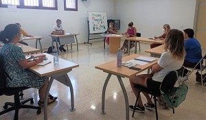 Mogn apuesta  por inculcar el folclore desde las aulas 