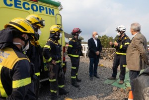 Morales muestra su solidaridad a Hernndez Zapata en su visita con la FECAI a La Palma