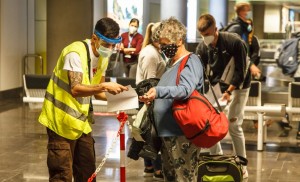 El Gobierno sube a Lanzarote a nivel 2 y activa el 1 de diciembre el cribado de pasajeros nacionales que entren en Canarias