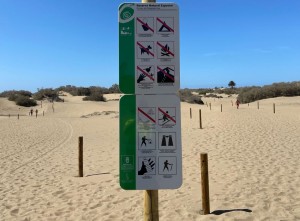 Las Dunas de Maspalomas cuentan un nuevo sistema de se�alizaci�n para garantizar su uso responsable