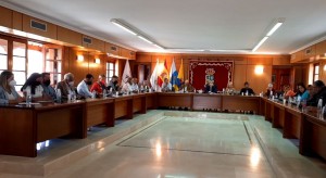 San Bartolom de Tirajana aprueba sacar los kioscos de playa a concurso por la va de urgencia