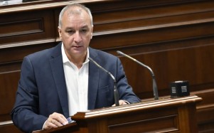 Luis Campos destaca la defensa de los servicios pblicos, La Palma y el REF en el balance del curso parlamentario