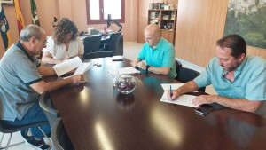 Los taxis de Ingenio contarn con GPS para mejorar el servicio pblico tras la firma de un convenio con el Ayuntamiento