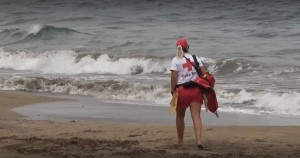Gobierno y FECAM acuerdan establecer una nueva Ley de seguridad en playas