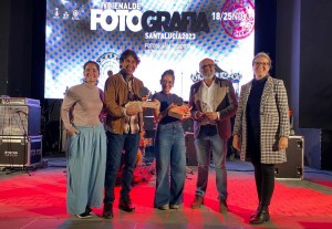 Santa Luca clausura la IV Bienal con un homenaje a los fotgrafos Arcadio Surez y Laura Ortiz de Zrate 