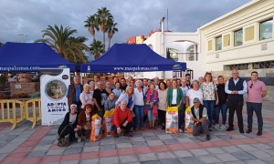 San Bartolom de Tirajana entrega 100 sacos de pienso para las colonias de gatos 