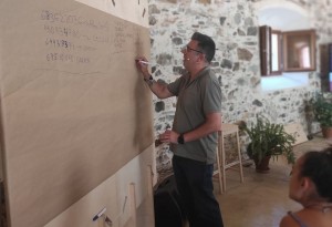 Antonio Moreno inaugura la Escuela de Colectivos en Santa Lucía con la charla sobre mitos y leyendas