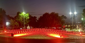 San Bartolom de Tirajana ilumina tres rotondas de rojo por los 150 aos de Cruz Roja en Canarias