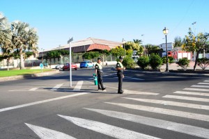 La Polica Local de SBT controla al sector del taxi para combatir el consumo de alcohol y drogas 