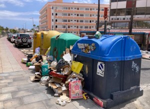 Los vecinos de San Bartolom de Tirajana se hartan de la suciedad del municipio