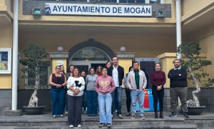 Mogn guarda un minuto de silencio  en memoria de las vctimas del terrorismo