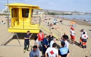 Nuevas torretas de vigilancia refuerzan el salvamento en las playas del sur