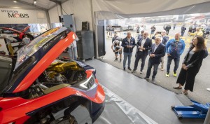 Presidente y consejero de Deportes muestran su apoyo al Rally Islas Canarias con visita al Service Park