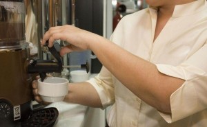 El paro en Canarias baja en 2.784 personas en abril alcanzado su nivel ms bajo en diecisiete aos