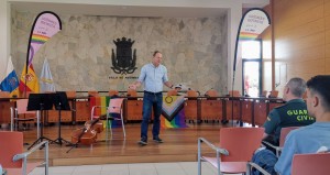 Agimes reitera su defensa de la igualdad con un acto por el Da del Orgullo LGTBI 