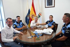 SBT reconoce los mritos deportivos de la polica local J.A.S