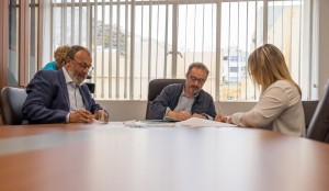 El Cabildo firma un convenio con Ingenio y Santa Luca para impulsar las energas limpias 