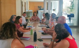 Consulado Britnico y Servicios Sociales acuerdan protocolos para asistir a ciudadanos britnicos sin hogar en SBT