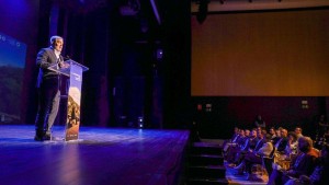 Clavijo insta a Cabildos y Ayuntamientos a definir juntos el futuro de Canarias