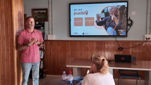 Ingenio se adentran en el mundo digital con nuevos talleres formativos para personas mayores 