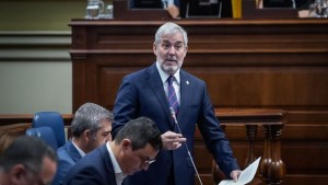 Clavijo destaca la mejora de los servicios pblicos esenciales y el valor de la poltica til