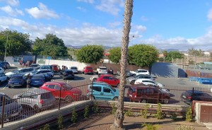 Vecinos y comerciantes alertan del colapso de trfico diario junto al CEIP Oasis Maspalomas