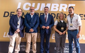 Ponentes de la I Cumbre de Emprendedores de Santa Luca resaltan la importancia del trabajo en equipo