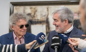 Fernando Clavijo comunica a Braulio la concesi�n de la Medalla de Oro de Canarias